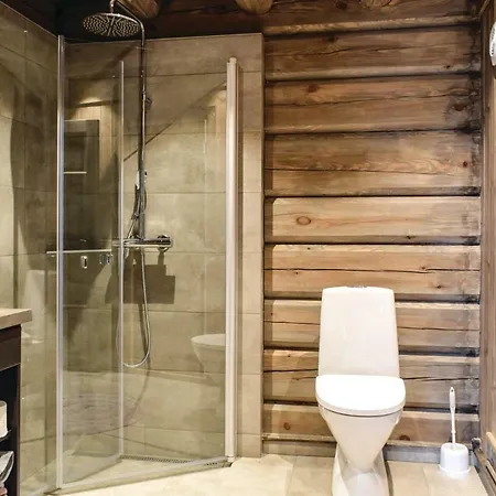 בית נופש Awesome In W/ Sauna, Wifi And 4 Bedrooms *